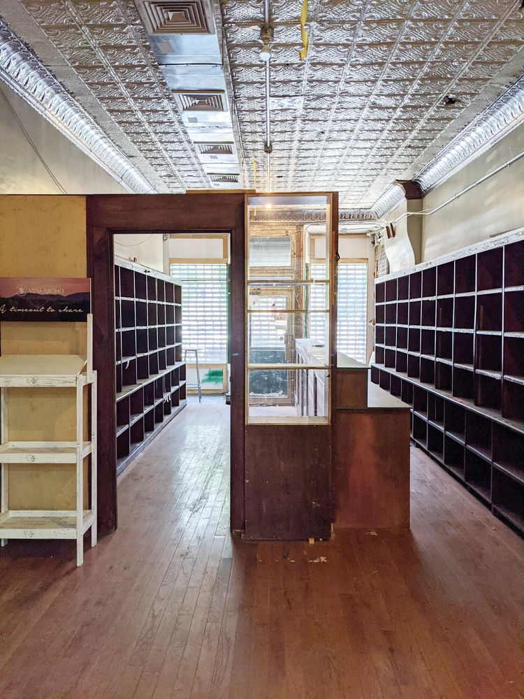 679 Knickerbocker Ave, Brooklyn, NY 11221